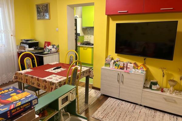 Apartament 3 camere, ultracentral, etaj 2, Casa de Pensii /Hortensiei, 0% comision