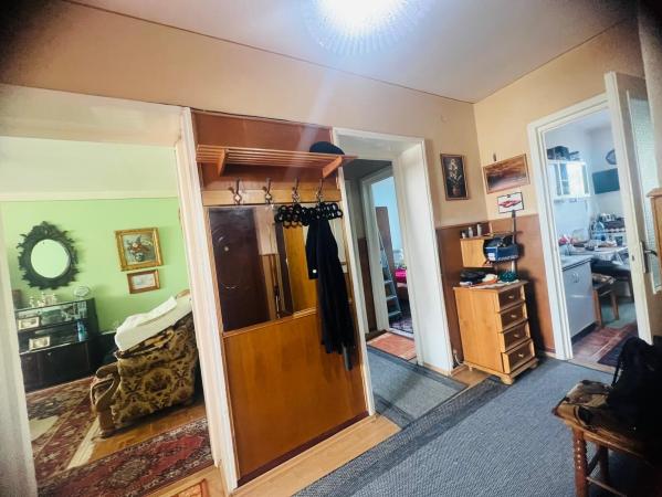 Vintage apartament  3 camere , Iuliu Maniu  ,zona excelenta etaj 3