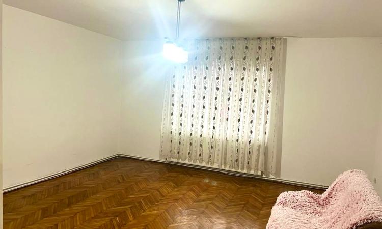 Inchiriere - spatiu versatil,parter,acces direct,90 mp ,3 camere