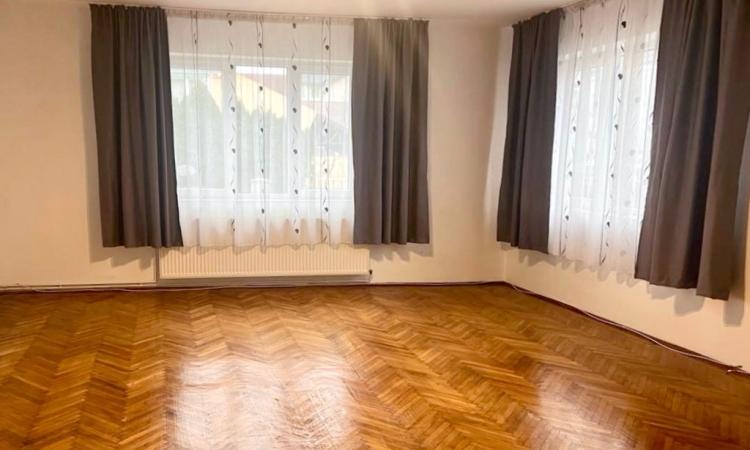 Inchiriere - spatiu versatil,parter,acces direct,90 mp ,3 camere