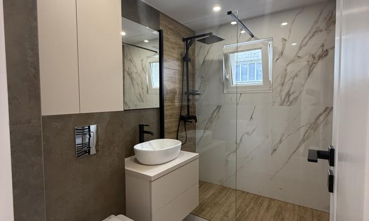 Etaj 2 ,decomandat 2 camere ,55 mp, renovat integral