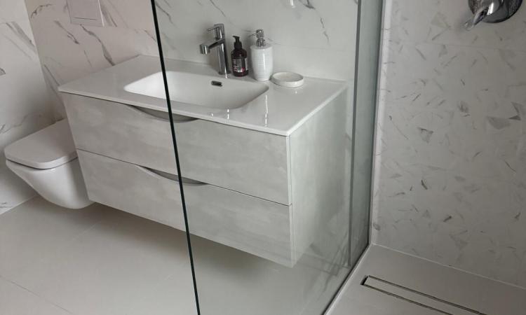 Inchiriere-apartament 3 camere nou ,ultrafinisat ,Ghe.Sincai