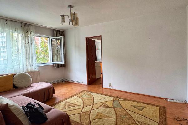 Apartament 2 camere, Cuza Voda, etaj 1