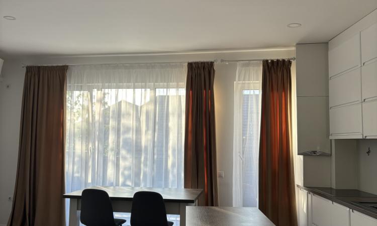 Apartament 2 camere,ultracentral ,etaj 2,zona excelentă