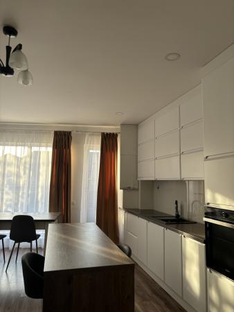 Apartament 2 camere,ultracentral ,etaj 2,zona excelentă