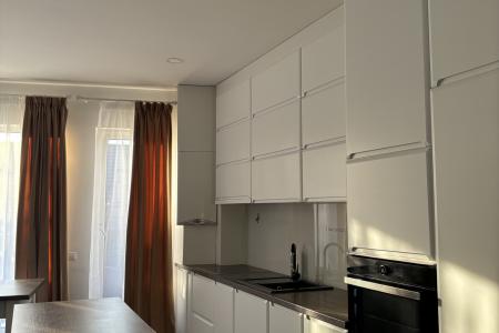 Apartament 2 camere,ultracentral ,etaj 2,zona excelentă