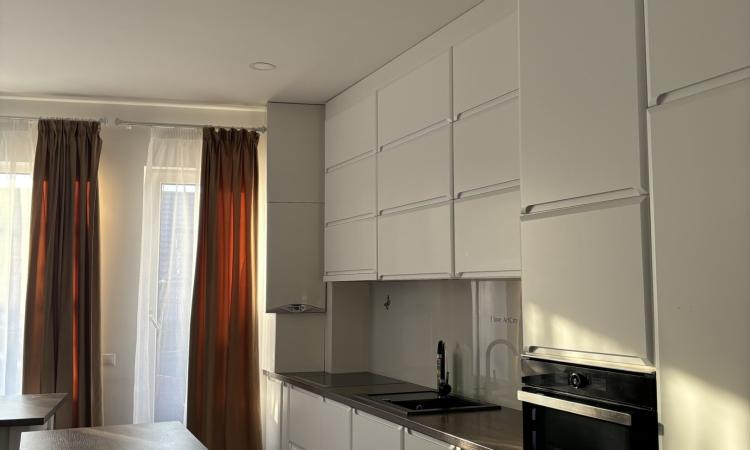 Apartament 2 camere,ultracentral ,etaj 2,zona excelentă