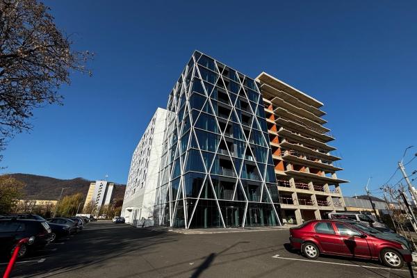 Apartament 3 camere - central , G. Cosbuc