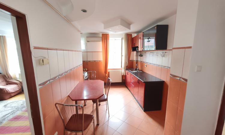 Apartament decomandat, 71 mp, etaj 1, orientare sudică – locație excelentă, lângă Gala Il Padrino