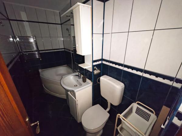 Apartament decomandat, 71 mp, etaj 1, orientare sudică – locație excelentă, lângă Gala Il Padrino