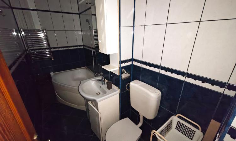Apartament decomandat, 71 mp, etaj 1, orientare sudică – locație excelentă, lângă Gala Il Padrino
