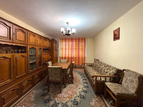 Apartament 3 camere -parter înalt, zona Dragoș Vodă