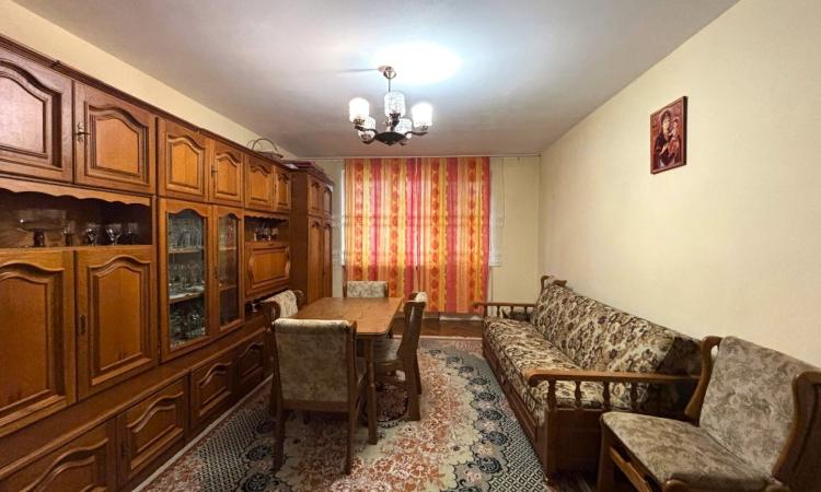 Apartament 3 camere -parter înalt, zona Dragoș Vodă