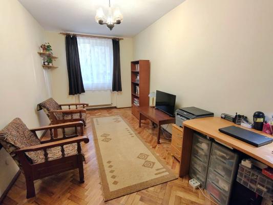 Apartament 3 camere -parter înalt, zona Dragoș Vodă