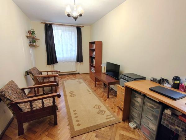 Apartament 3 camere -parter înalt, zona Dragoș Vodă