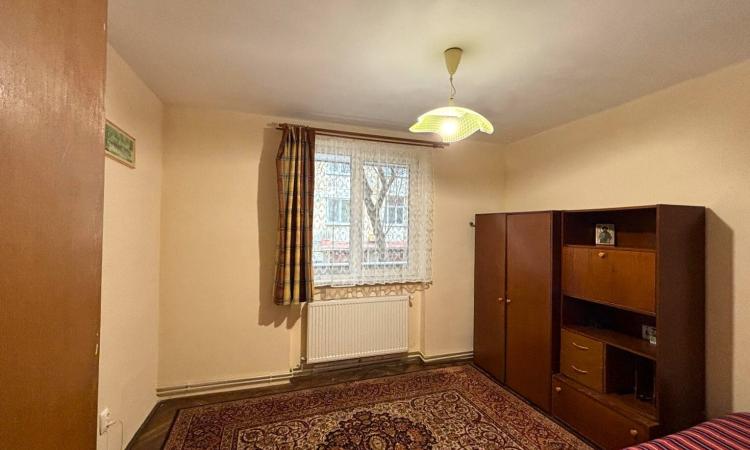 Apartament 3 camere -parter înalt, zona Dragoș Vodă
