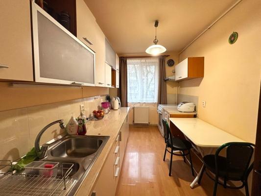 Apartament 3 camere -parter înalt, zona Dragoș Vodă