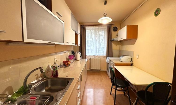 Apartament 3 camere -parter înalt, zona Dragoș Vodă