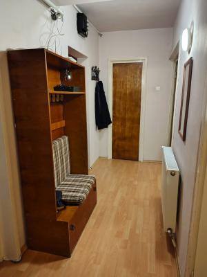 Apartament 3 camere -parter înalt, zona Dragoș Vodă