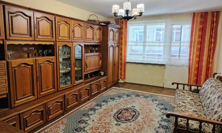 Apartament 3 camere -parter înalt, zona Dragoș Vodă