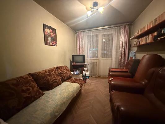 Vintage apartament 4 camere, B-dul București / Regele Mihai,decomandat etaj 2