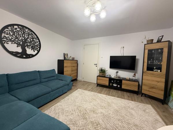 Apartament 2 camere,etaj 1 ,Regele Ferdinand ,zona  iesire Grosi piata agroalimentara