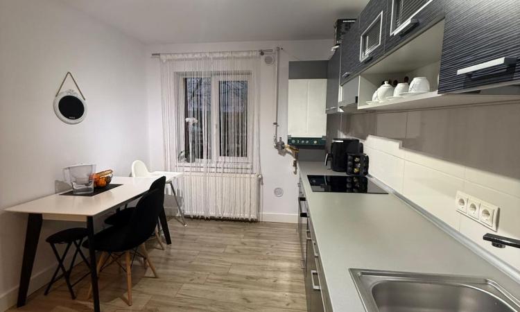 Apartament 2 camere,etaj 1 ,Regele Ferdinand ,zona iesire Grosi piata agroalimentara