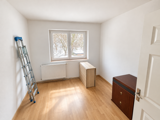 Apartament 4 camere – Etaj 1, zonă Facultatea de Litere