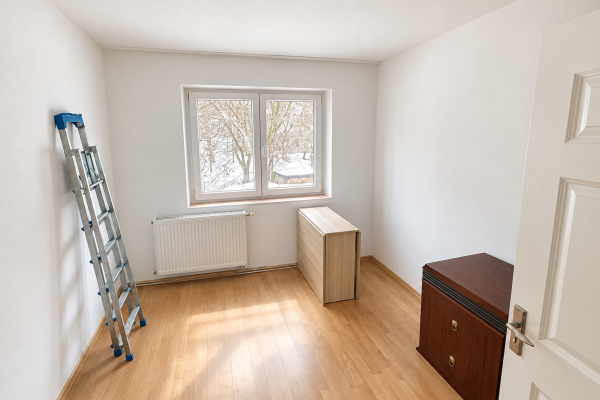 Apartament 4 camere – Etaj 1, zonă Facultatea de Litere