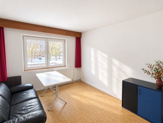 Apartament 4 camere – Etaj 1, zonă Facultatea de Litere