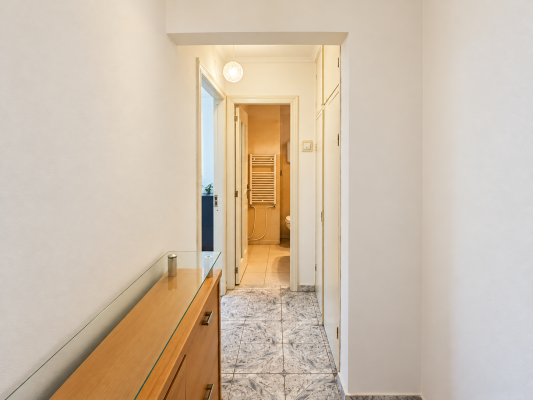 Apartament 4 camere – Etaj 1, zonă Facultatea de Litere