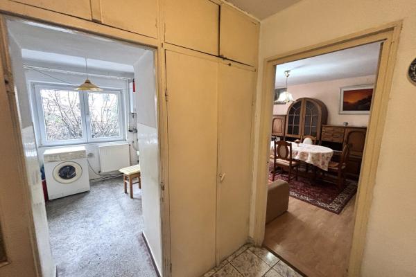 Apartament 4 camere – Etaj 1, zonă Facultatea de Litere