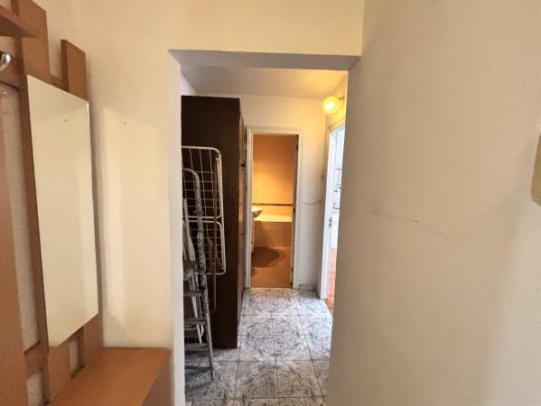 Apartament 4 camere de vânzare – Etaj 1, zonă Facultatea de Litere