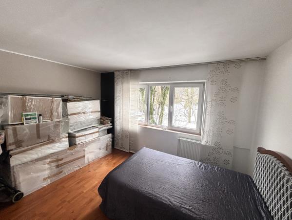 Apartament 4 camere de vânzare – Etaj 1, zonă Facultatea de Litere