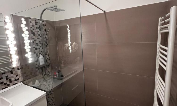 Apartament 2 camere ,Centrul vechi V.Lucaciu ,modern gata de mutare,etaj 1