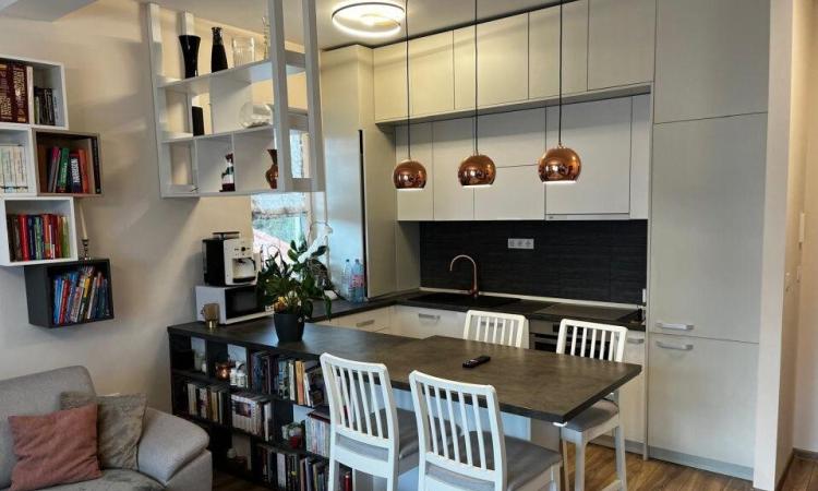 Apartament 2 camere ,Centrul vechi V.Lucaciu ,modern gata de mutare,etaj 1