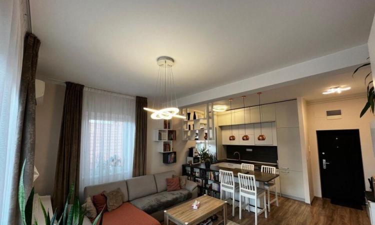 Apartament 2 camere ,Centrul vechi V.Lucaciu ,modern gata de mutare,etaj 1
