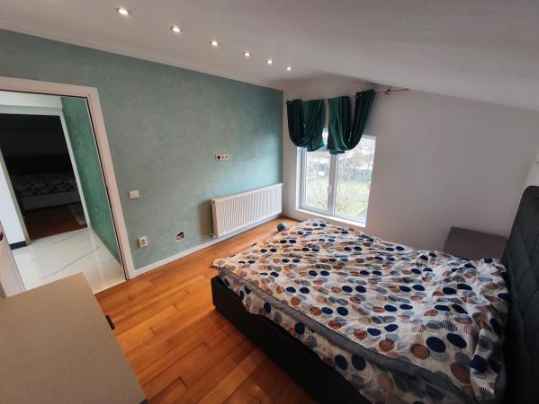 Apartament de închiriat – 4 camere, 100 mp, zona Mărul de Aur, Baia Mare  Loc de parcare inclus