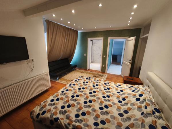 Apartament de închiriat – 4 camere, 100 mp, zona Mărul de Aur, Baia Mare  Loc de parcare inclus