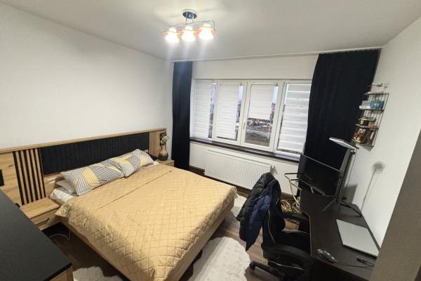 Apartament 3 camere decomandat etaj 2 ,renovat Minerilor Centru Vechi
