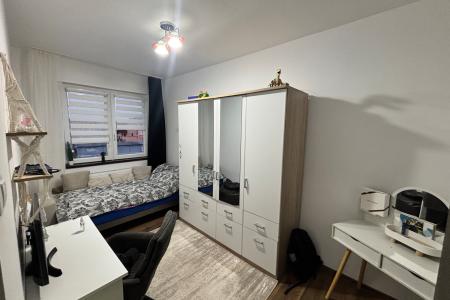 Apartament 3 camere decomandat etaj 2 ,renovat Minerilor Centru Vechi