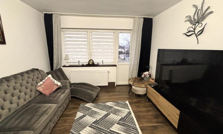 Apartament 3 camere decomandat – zonă centrală, Str. Minerilor
