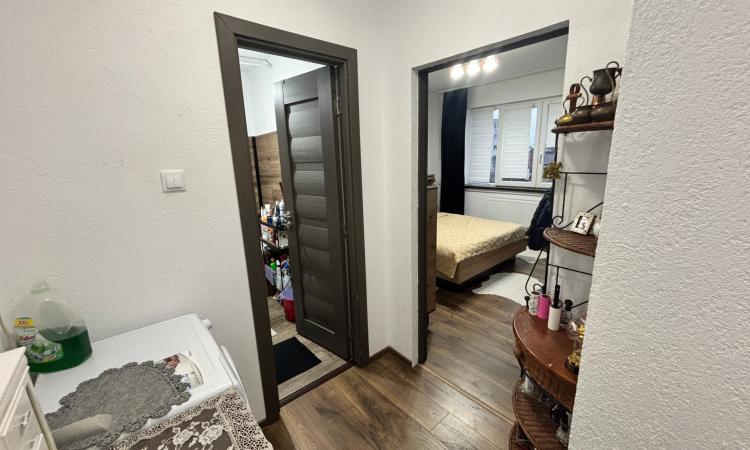 Apartament 3 camere decomandat – zonă centrală, Str. Minerilor