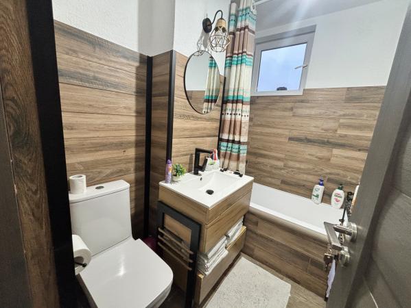 Apartament 3 camere decomandat – zonă centrală, Str. Minerilor