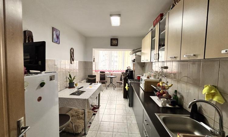 Apartament 3 camere de vânzare – Bld. Traian, Muzeul de Mineralogie