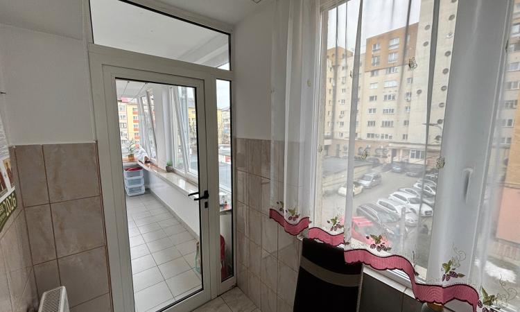 Apartament 3 camere de vânzare – Bld. Traian, Muzeul de Mineralogie