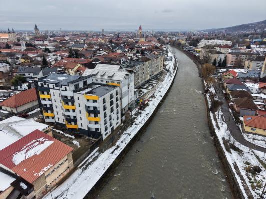 Penthouse ,zona Grivitei , 3 camere cu terasa 77 mp