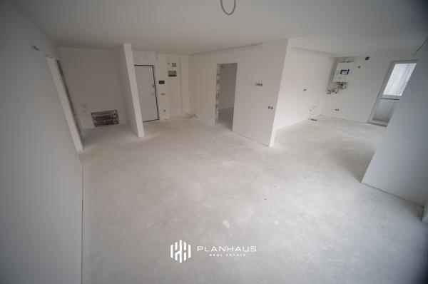 Penthouse ,zona Grivitei , 3 camere cu terasa 77 mp