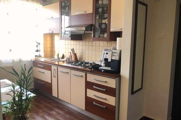 Apartament 2 camere – Ultracentral, complet renovat și mobilat