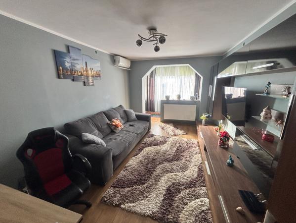 Apartament cu 2 camere de vânzare – Bulevardul București, zona centrala